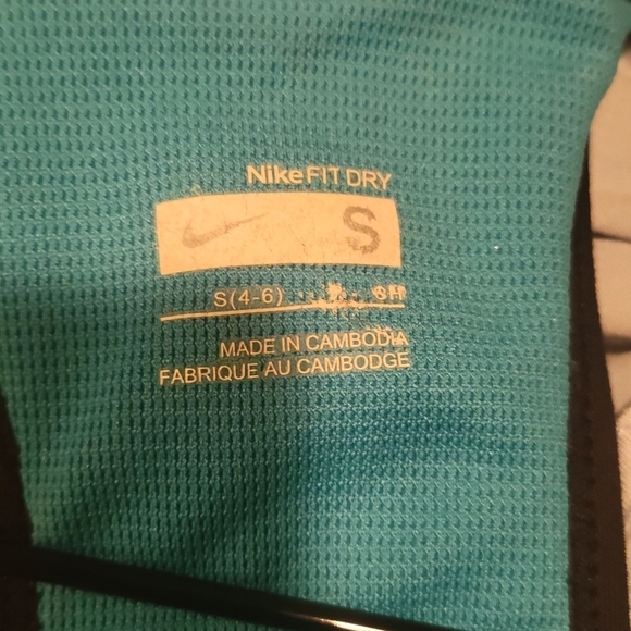 Nike Tank - Picture 3 of 3